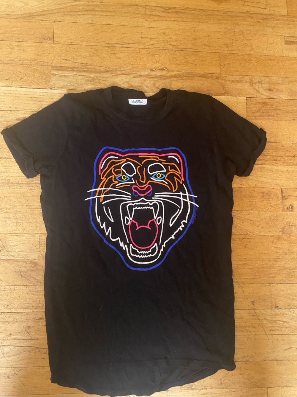 Lauren Moshi black t shirt with a great design. Size small